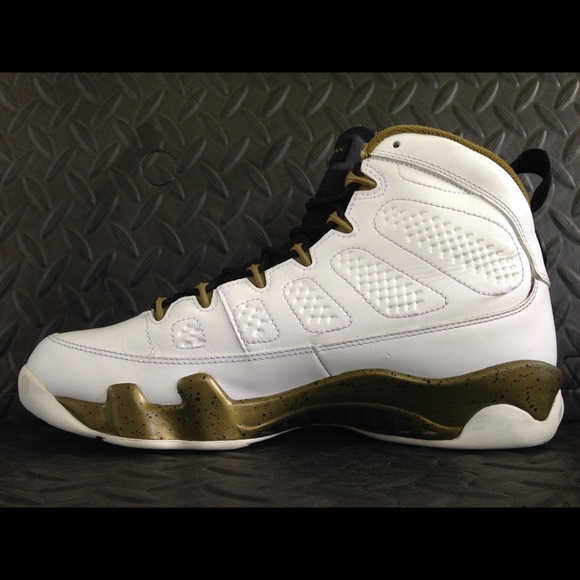 Air Jordan 9 statue 302370-109 used size 8.5 - Picture 2 of 8